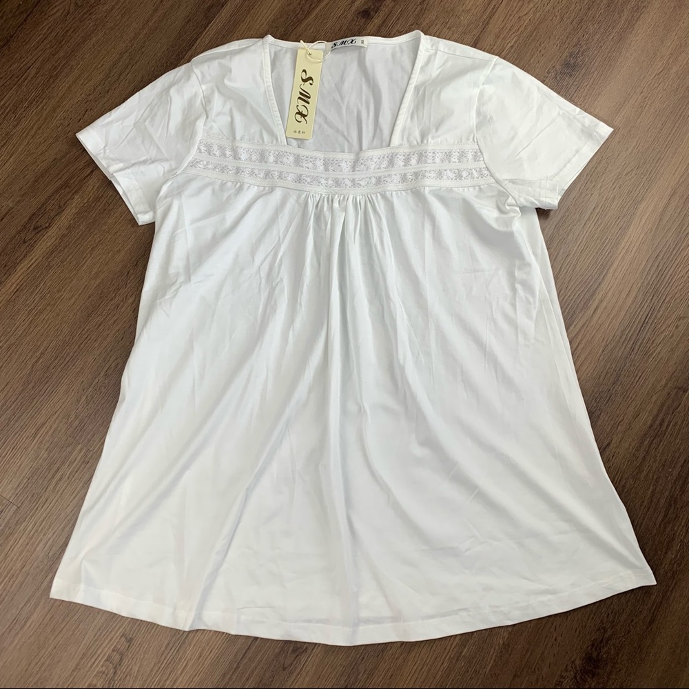 NWT SMX Women’s White XL Short Sleeve Top w Lace Trim